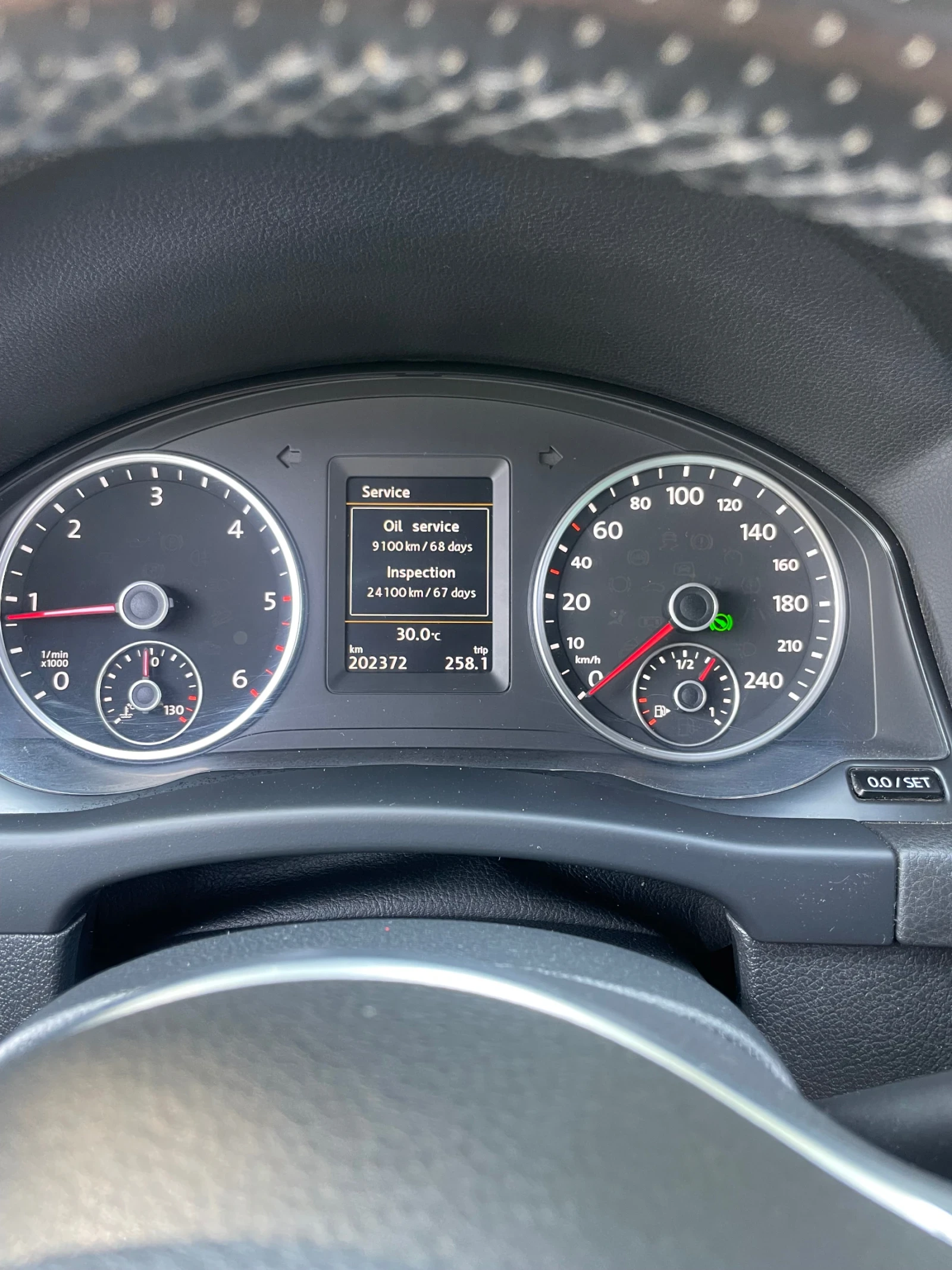 VW Tiguan R-line, снимка 7 - Автомобили и джипове - 56041576