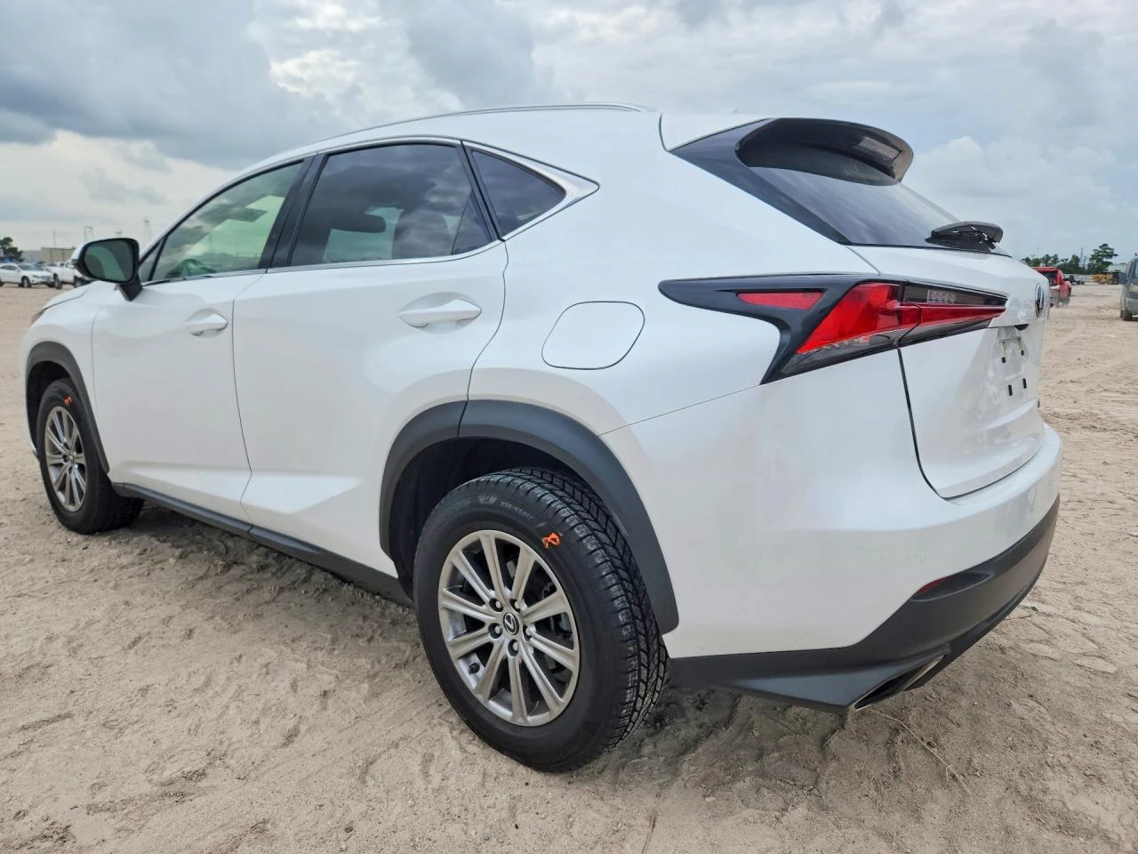 Lexus NX 300 2.0l Base, снимка 2 - Автомобили и джипове - 56059865