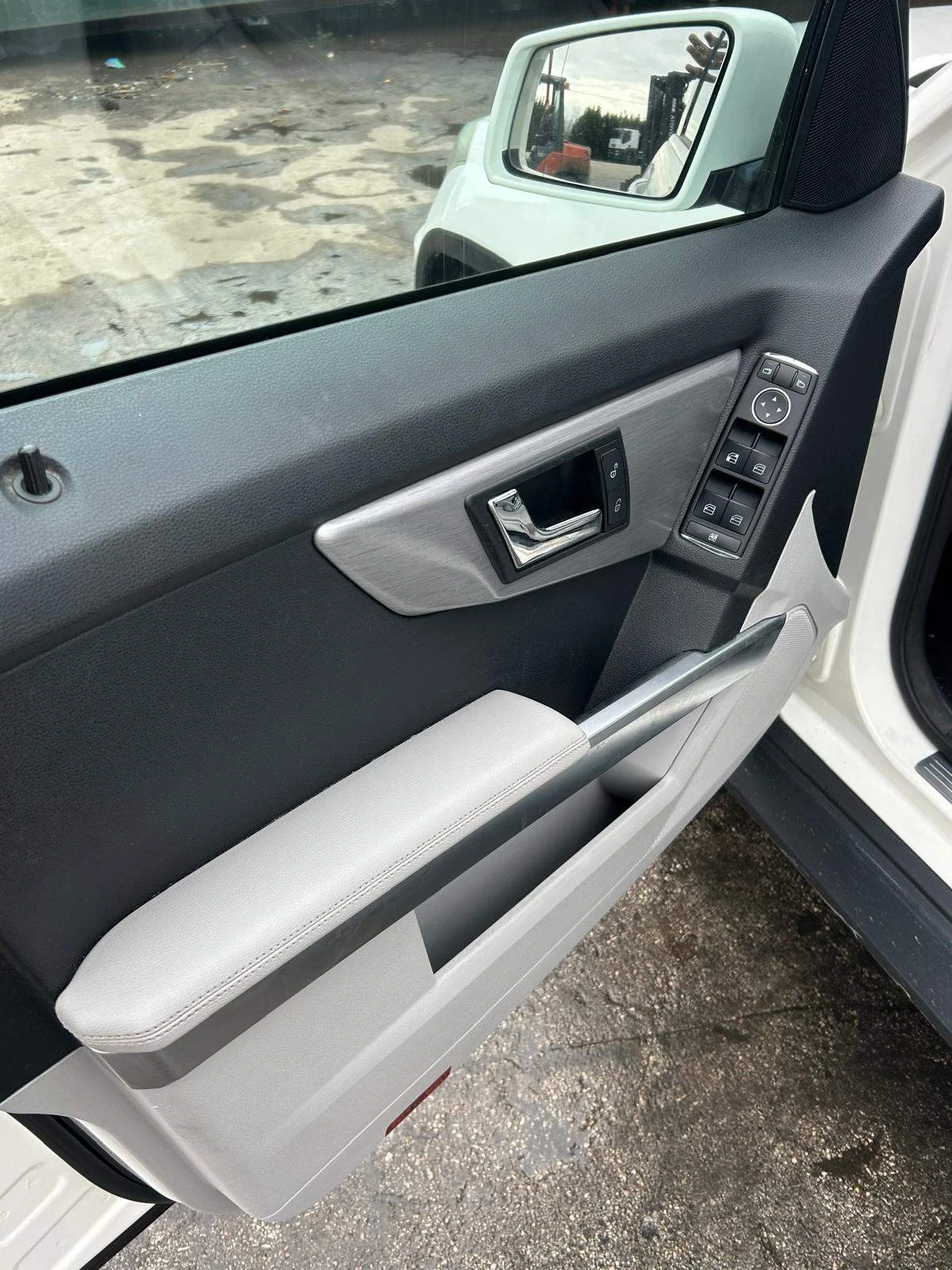 Mercedes-Benz GLK 220, снимка 3 - Автомобили и джипове - 56350556