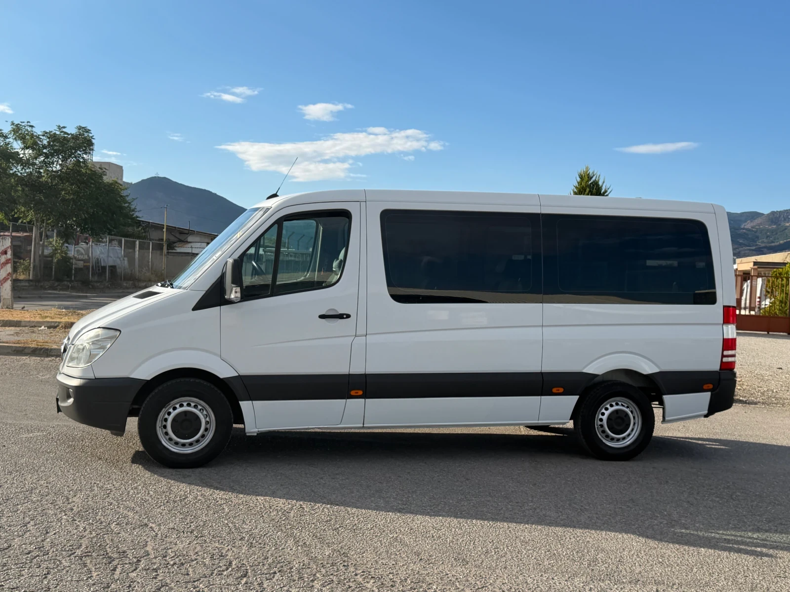 Mercedes-Benz Sprinter 311 CDI 2.2 Пътнически- КЛИМАТИК, снимка 4 - Бусове и автобуси - 56172459