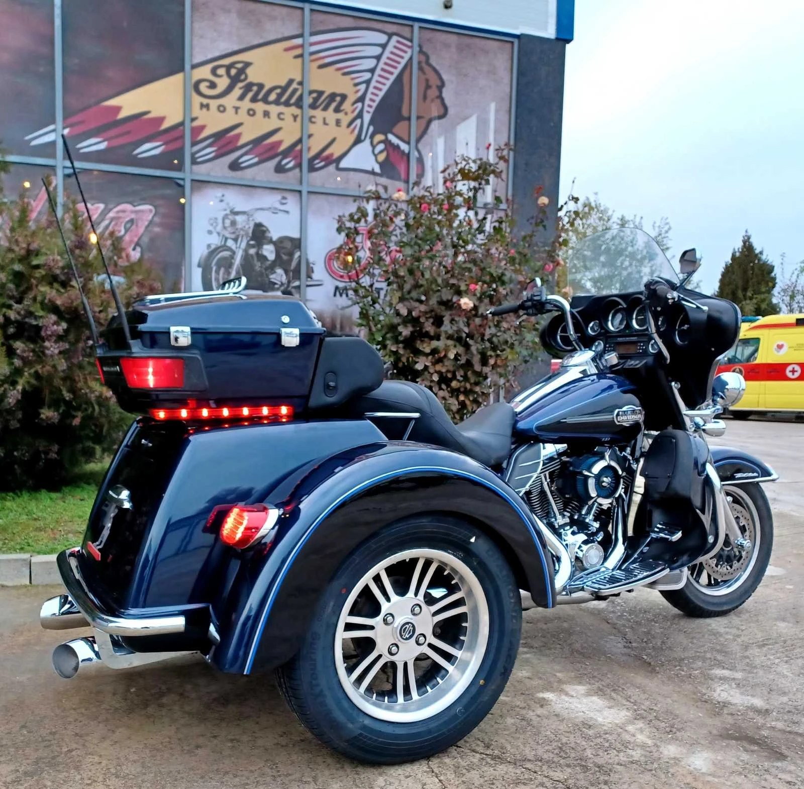 Harley-Davidson Trike FLHTCUTG - изображение 2