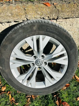 Гуми с джанти Michelin 215/55R17, снимка 3 - Гуми и джанти - 52870374