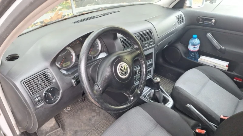 VW Golf 1.9 TDI, снимка 6 - Автомобили и джипове - 52381799
