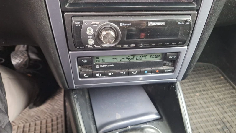 VW Golf 1.9 TDI, снимка 5 - Автомобили и джипове - 52381799