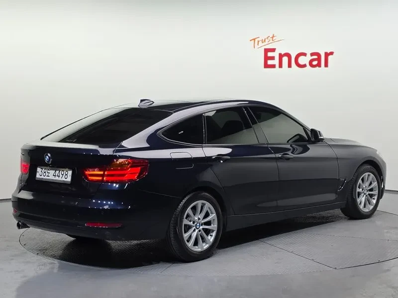 BMW 320, снимка 2 - Автомобили и джипове - 53702777