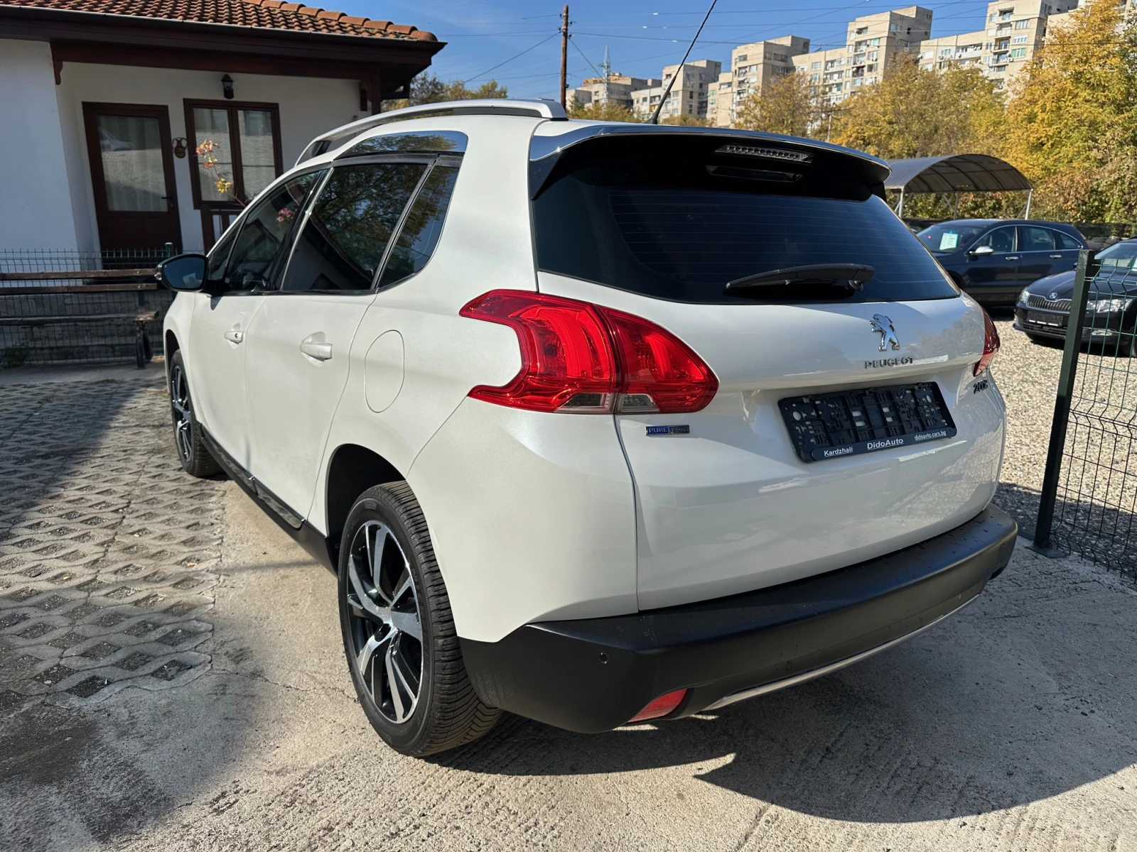 Peugeot 2008 1.2i Автомат.Allure. - изображение 6