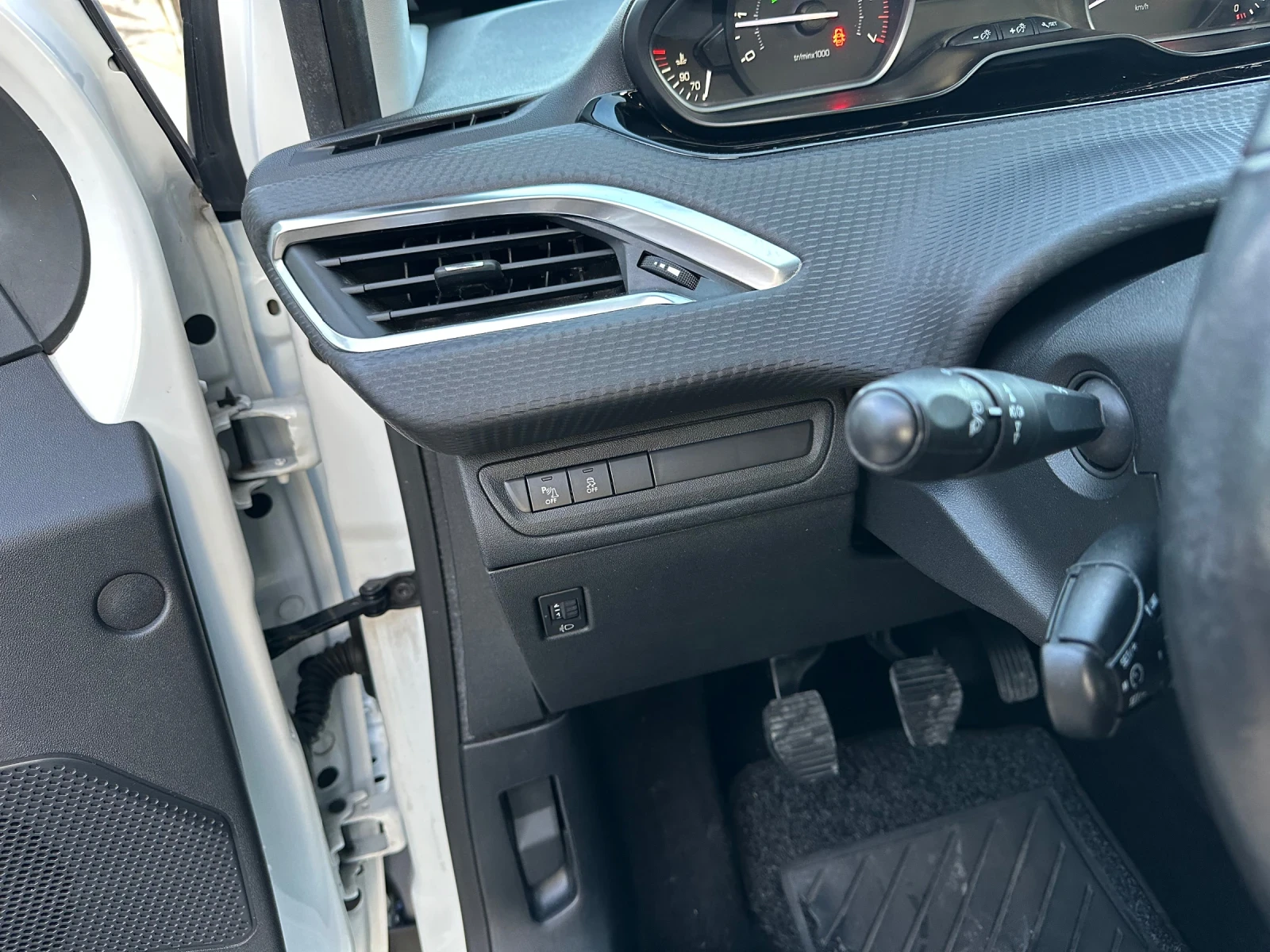 Peugeot 2008 1.2i Pure Tech-82 k.c. | Mobile.bg   13