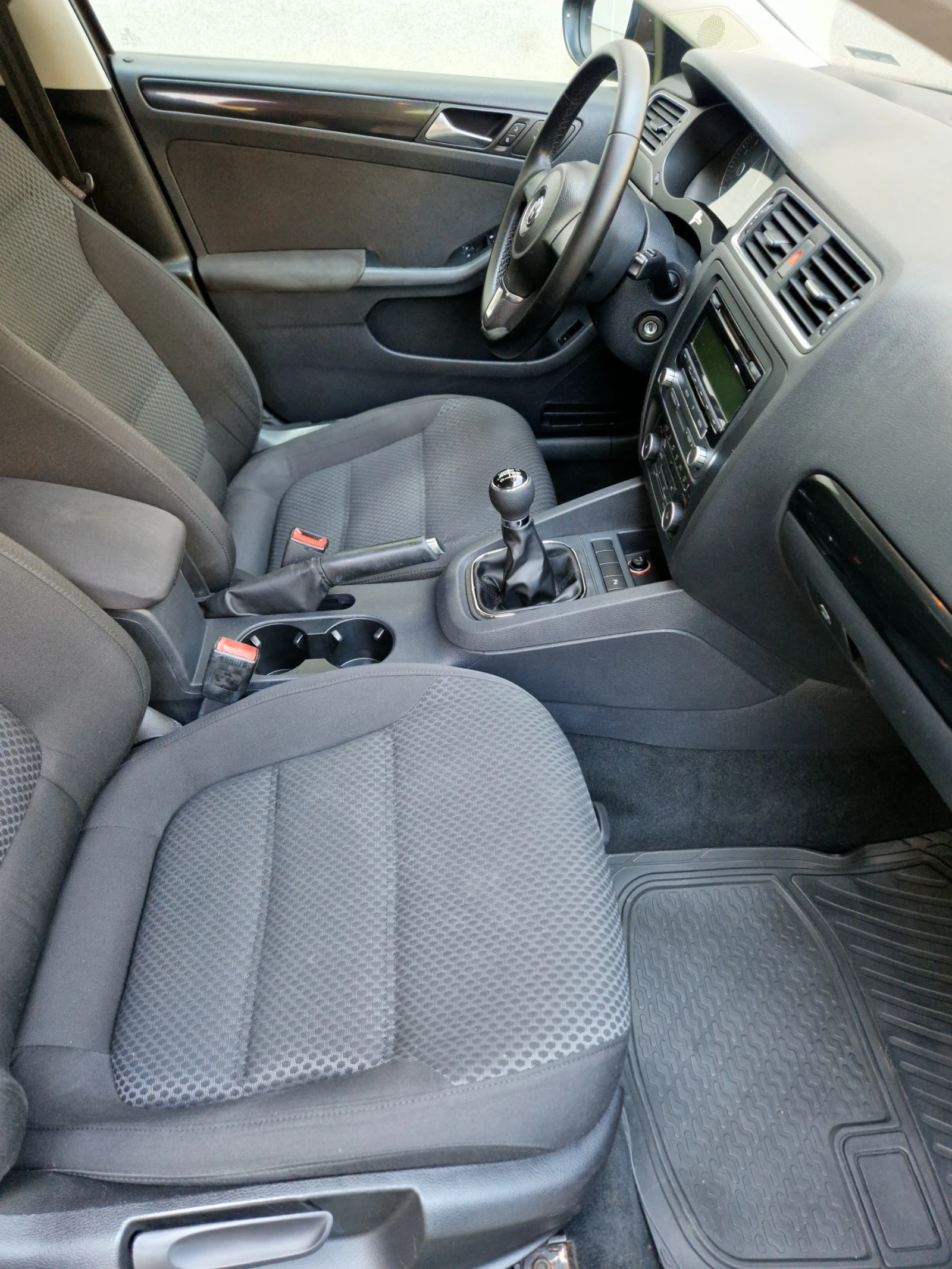 VW Jetta  - изображение 10