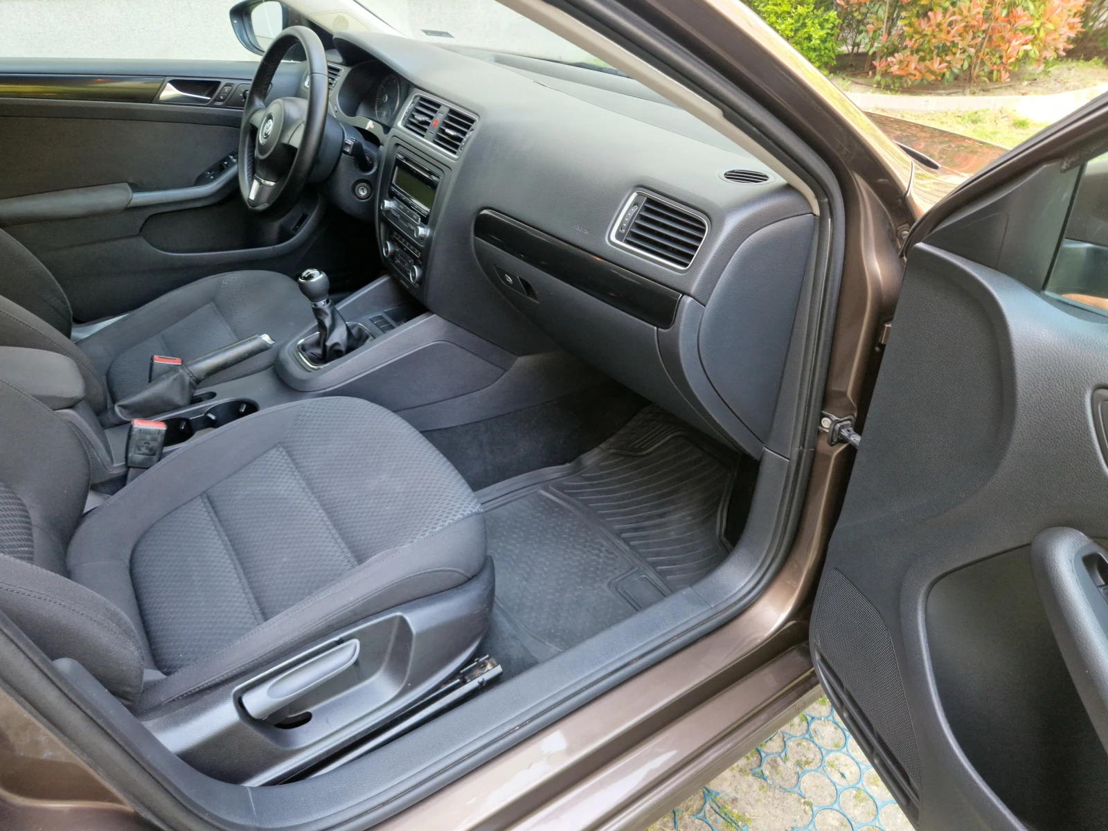 VW Jetta  - изображение 9