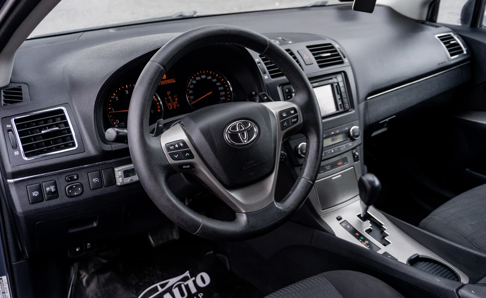 Toyota Avensis 2.2 D (150 Hp) Automatic - изображение 7