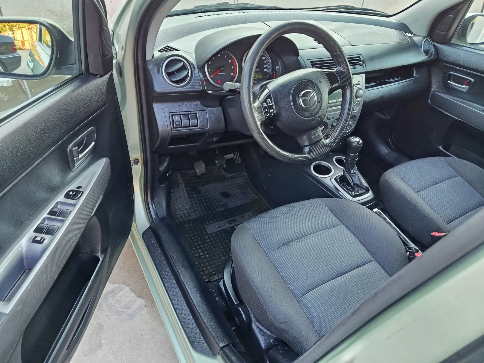 Mazda 2 1.25 бензин 2006 г 94000 км | Mobile.bg — изображение 9