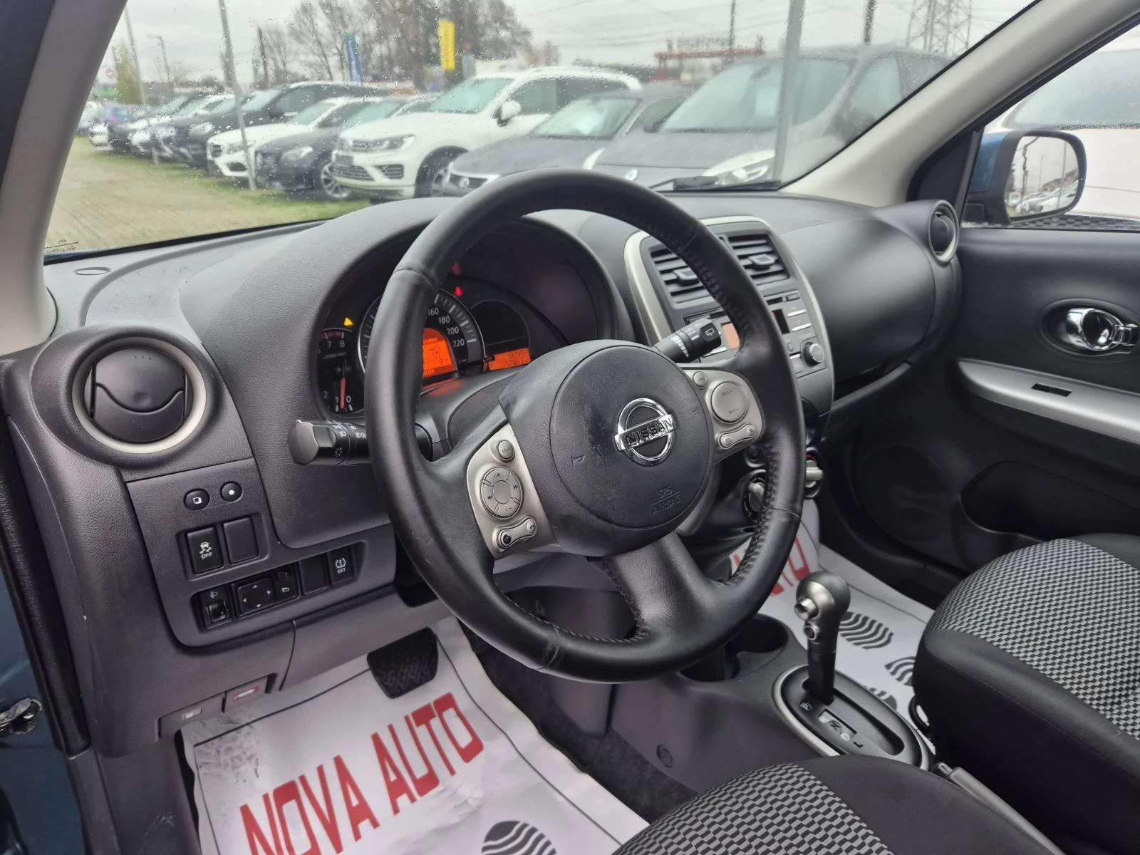 Nissan Micra 1.2i-AUTOMATIC - изображение 8