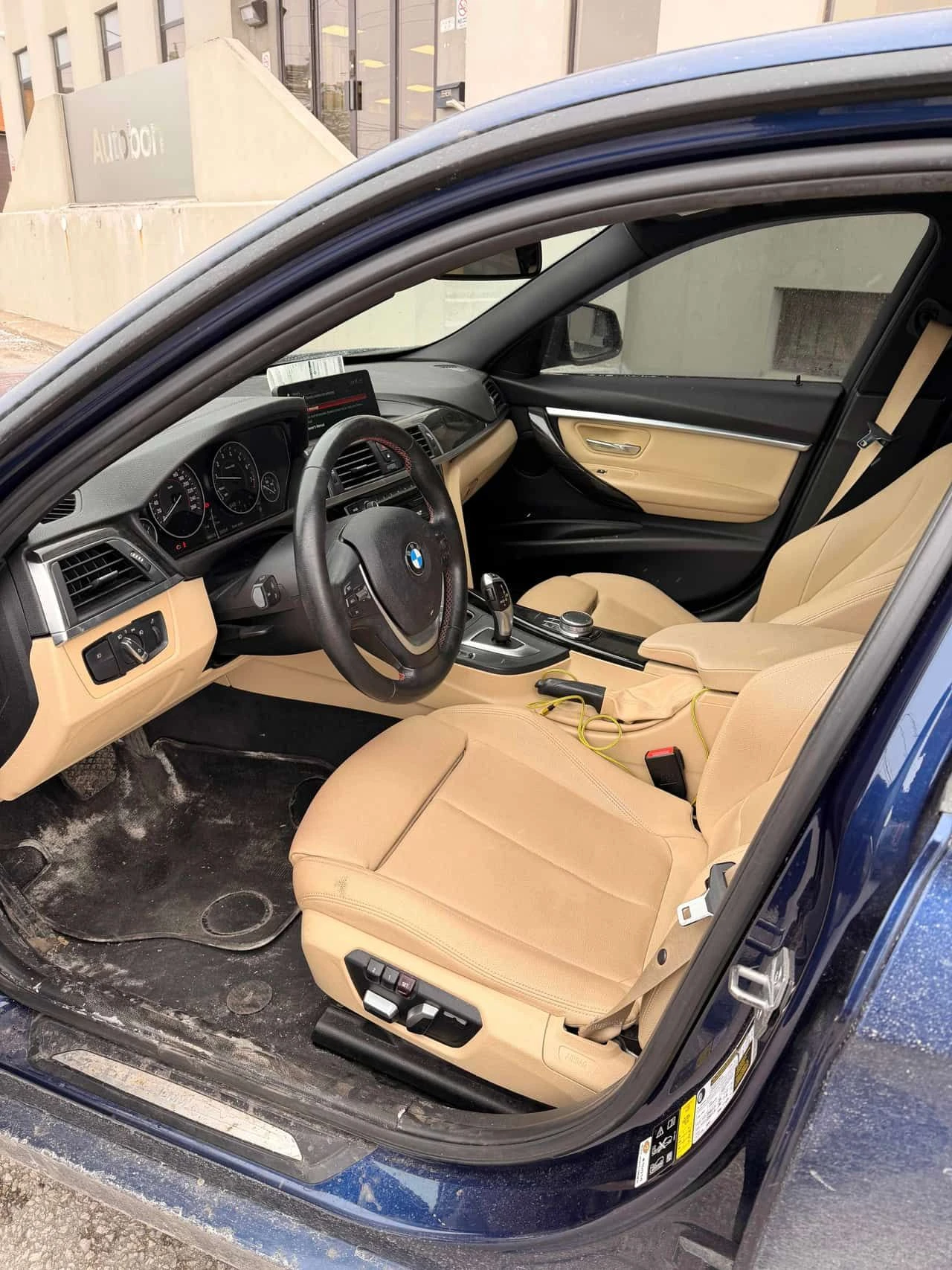 BMW 330  xDrive /CAMERA/ПОДГРЕВИ, снимка 11 - Автомобили и джипове - 53956543