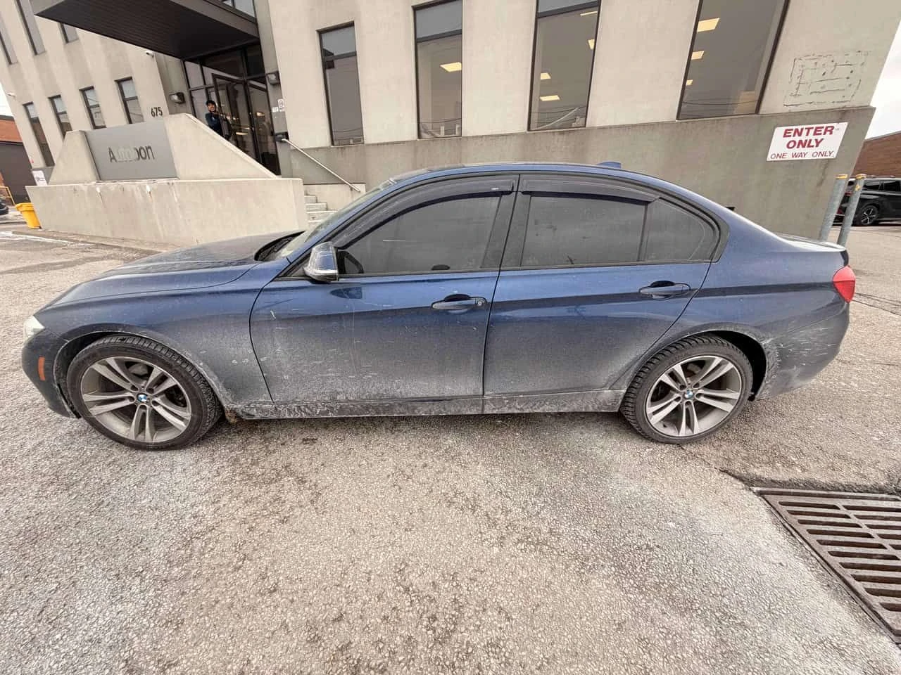 BMW 330  xDrive /CAMERA/ПОДГРЕВИ, снимка 2 - Автомобили и джипове - 53956543