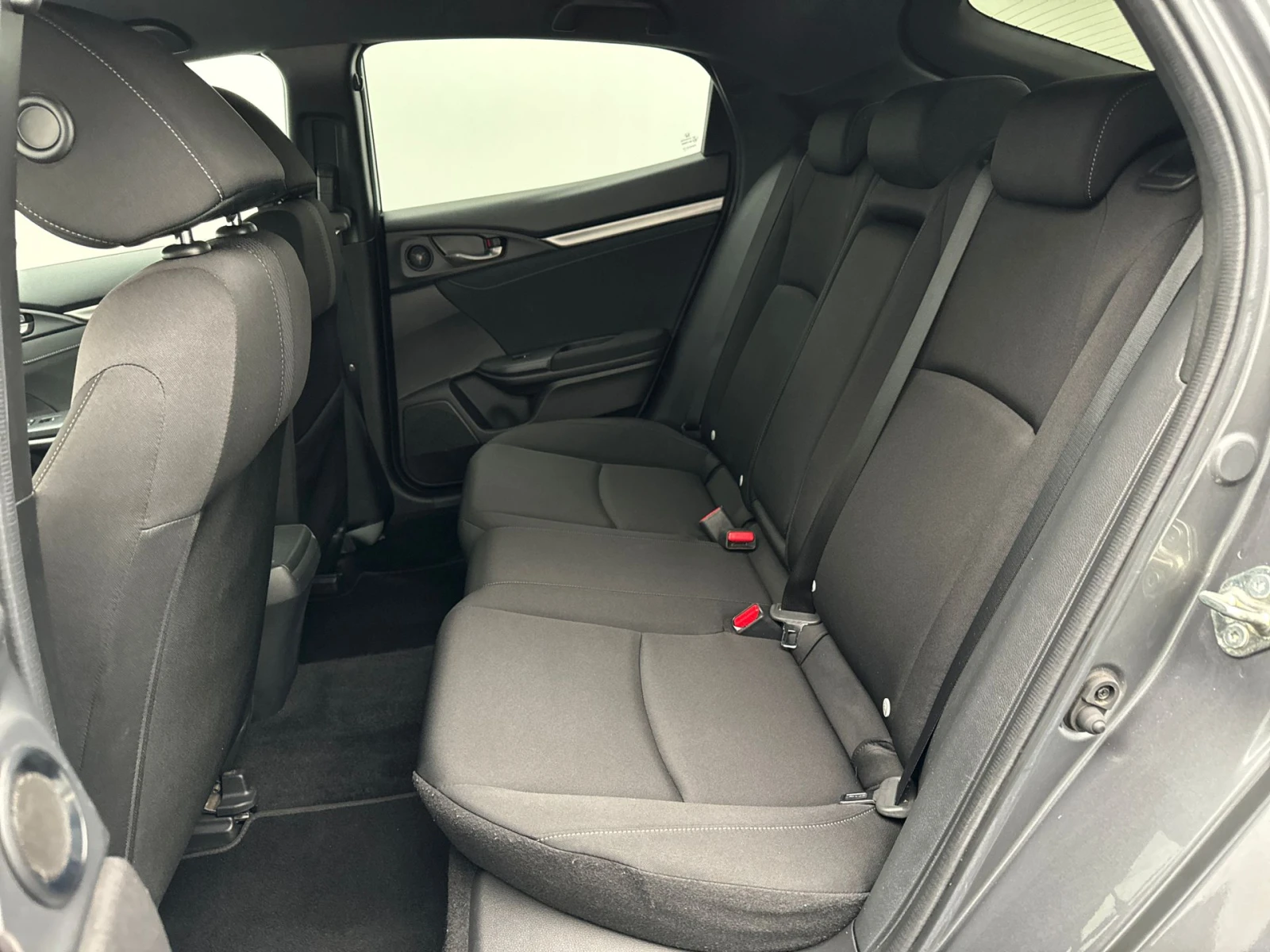 Honda Civic 1.0 i-VTEC Elegance, снимка 12 - Автомобили и джипове - 53998600