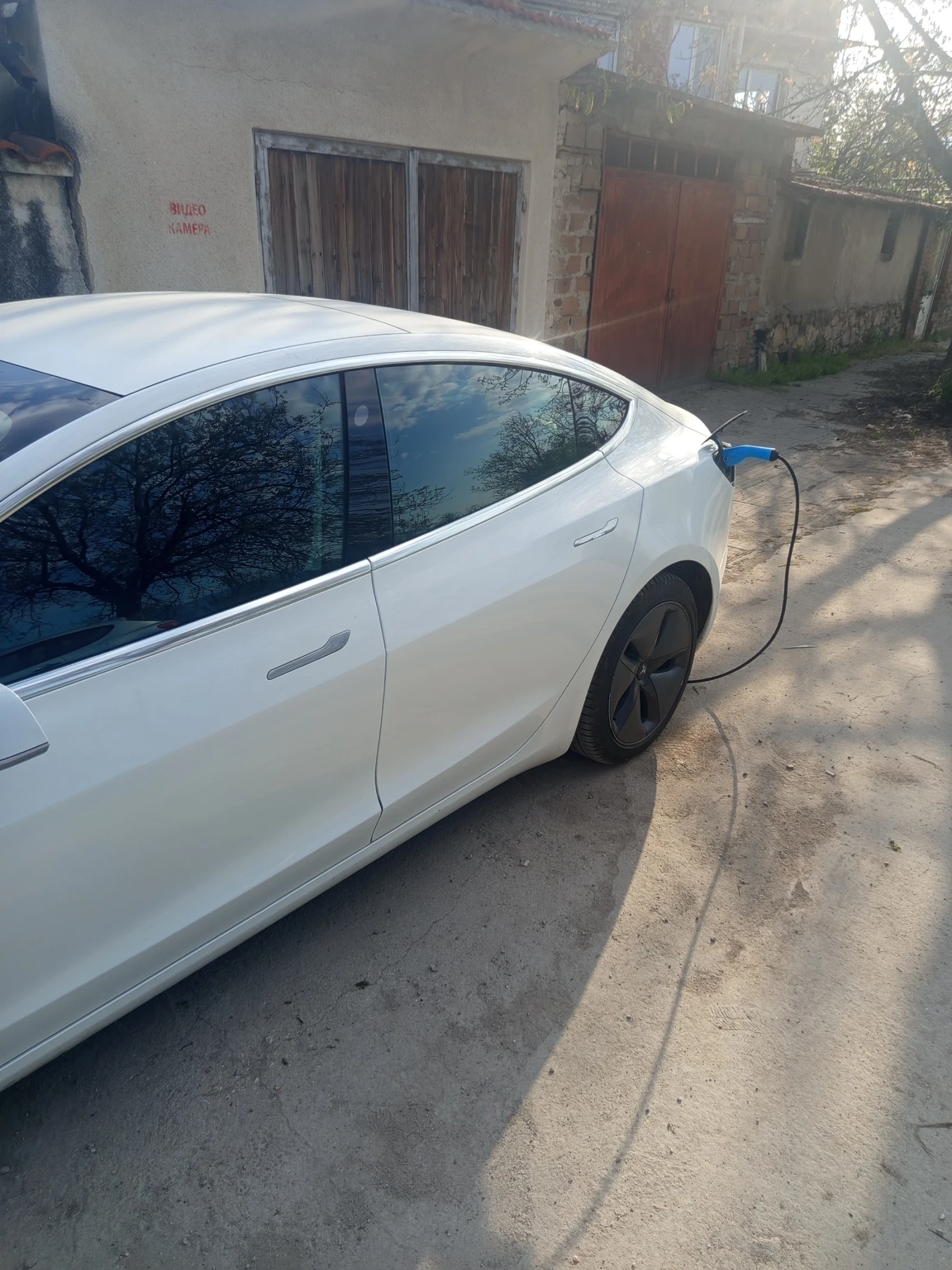 Tesla Model 3 330, снимка 2 - Автомобили и джипове - 54271812
