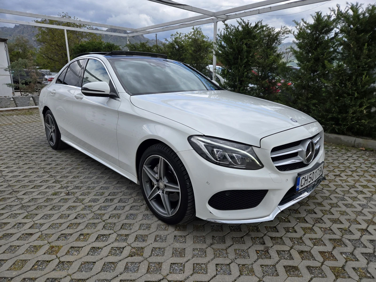 Mercedes-Benz C 220 2.2CDI-170кс/AMG LINE/DISTRONIC/PANORAMA/PREMIUM, снимка 2 - Автомобили и джипове - 54379561