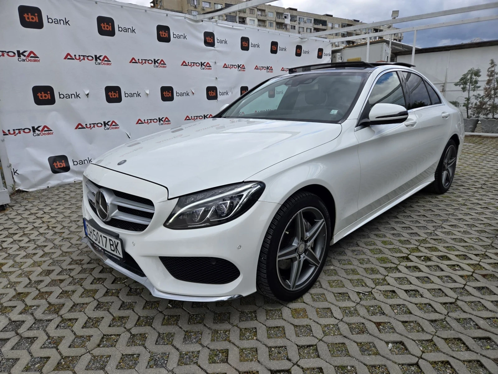 Mercedes-Benz C 220 2.2CDI-170кс/AMG LINE/DISTRONIC/PANORAMA/PREMIUM, снимка 6 - Автомобили и джипове - 54379561
