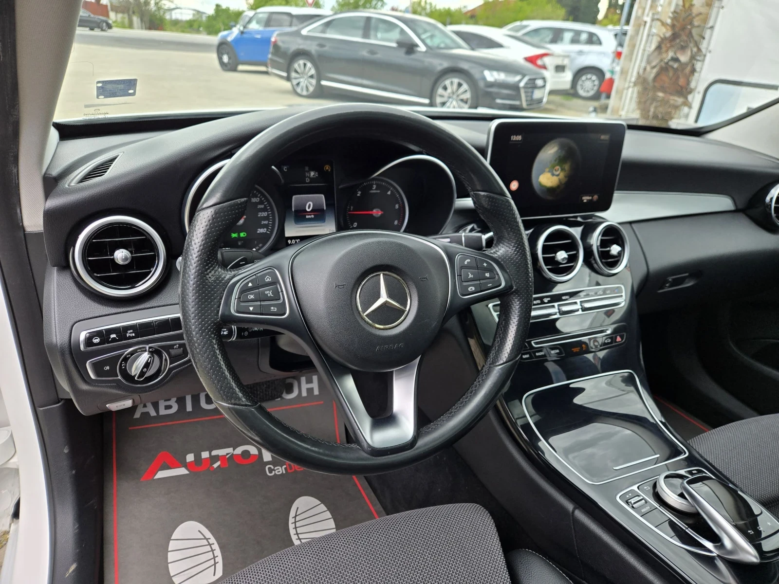 Mercedes-Benz C 220 2.2CDI-170кс/AMG LINE/DISTRONIC/PANORAMA/PREMIUM, снимка 8 - Автомобили и джипове - 54379561