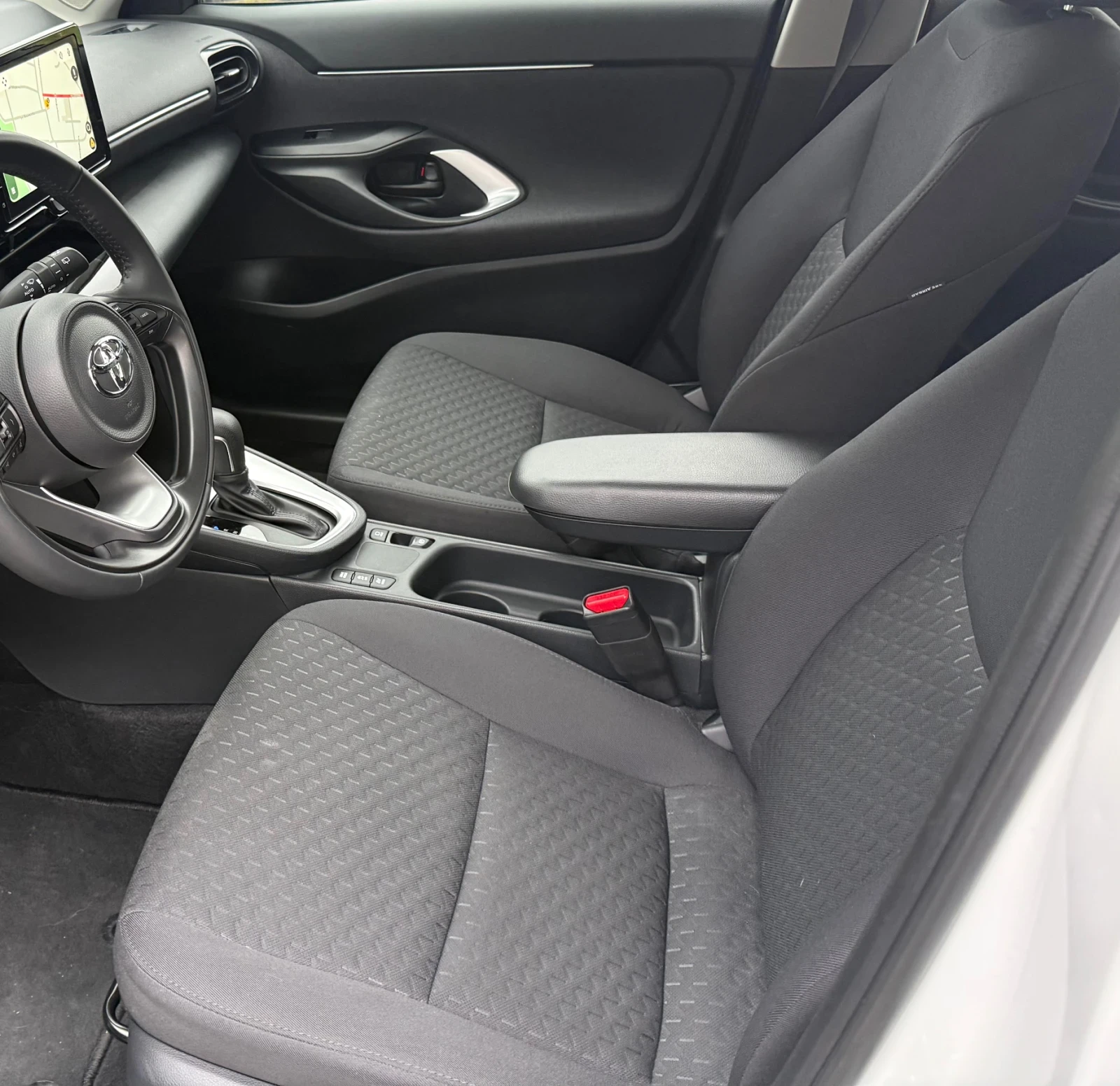 Toyota Yaris Cross 1.5 Hybrid , снимка 7 - Автомобили и джипове - 54665376
