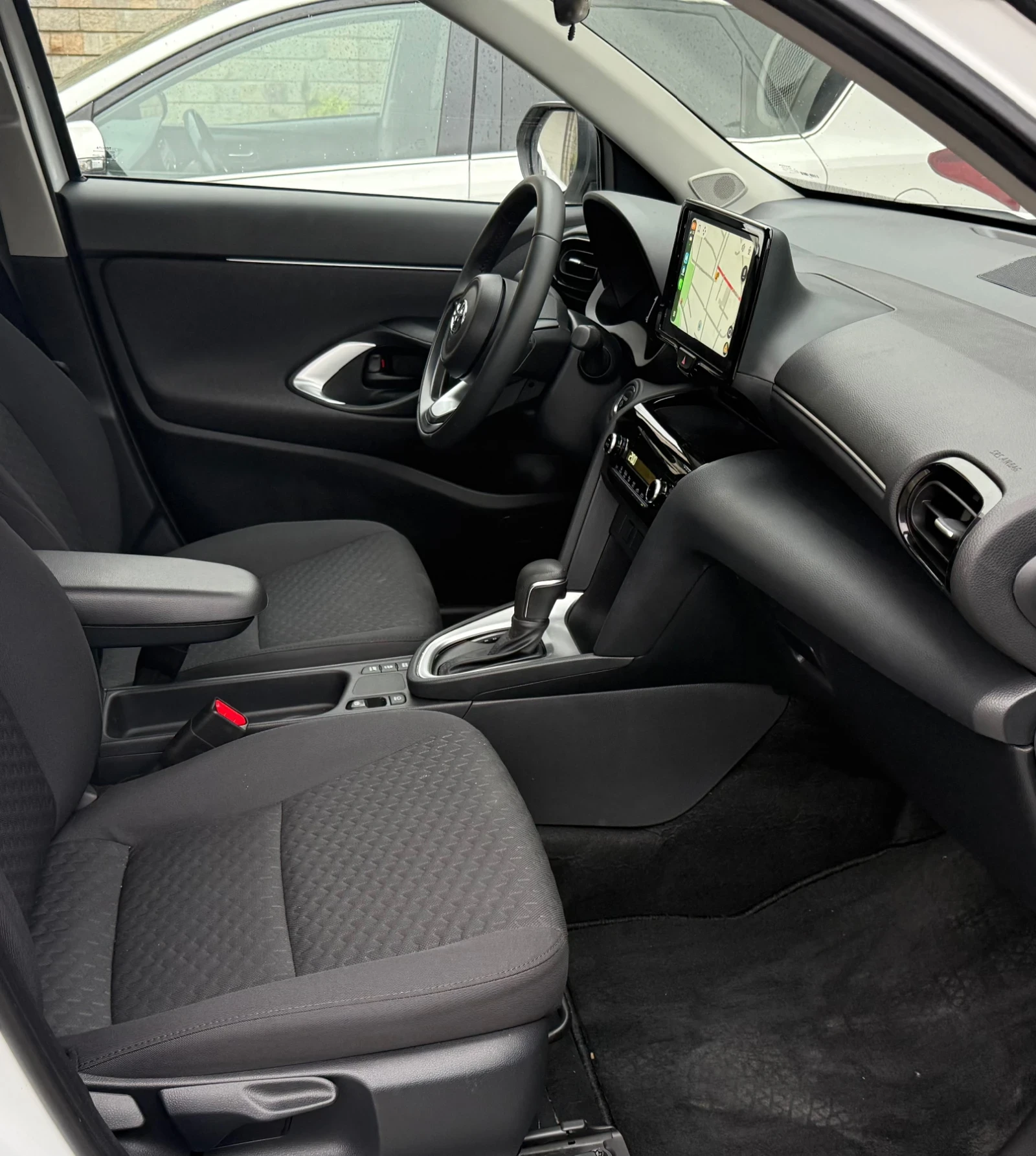 Toyota Yaris Cross 1.5 Hybrid , снимка 15 - Автомобили и джипове - 54665376