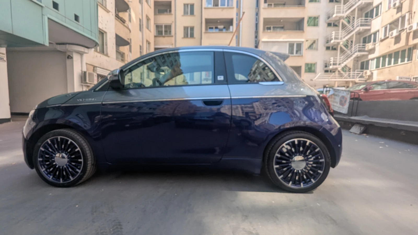 Fiat 500e La Prima, снимка 6 - Автомобили и джипове - 55430379