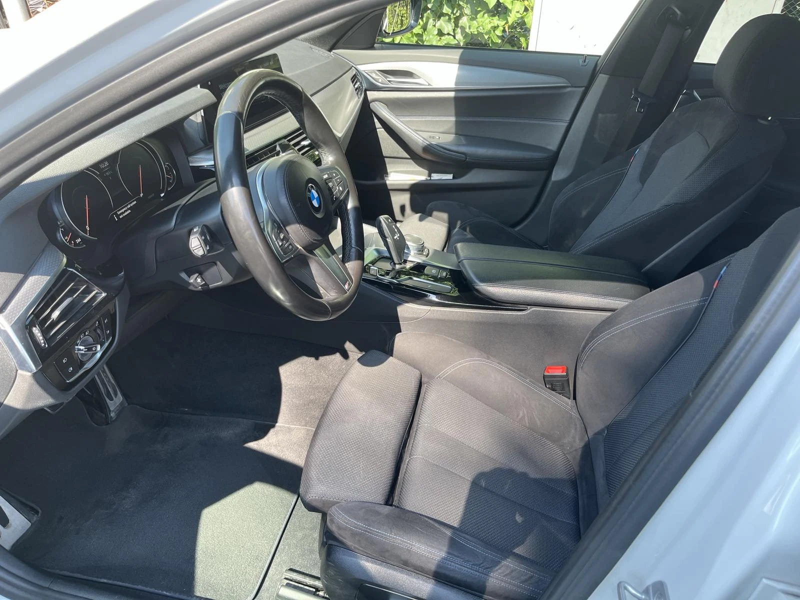 BMW 520 Xdrive, снимка 7 - Автомобили и джипове - 54973205