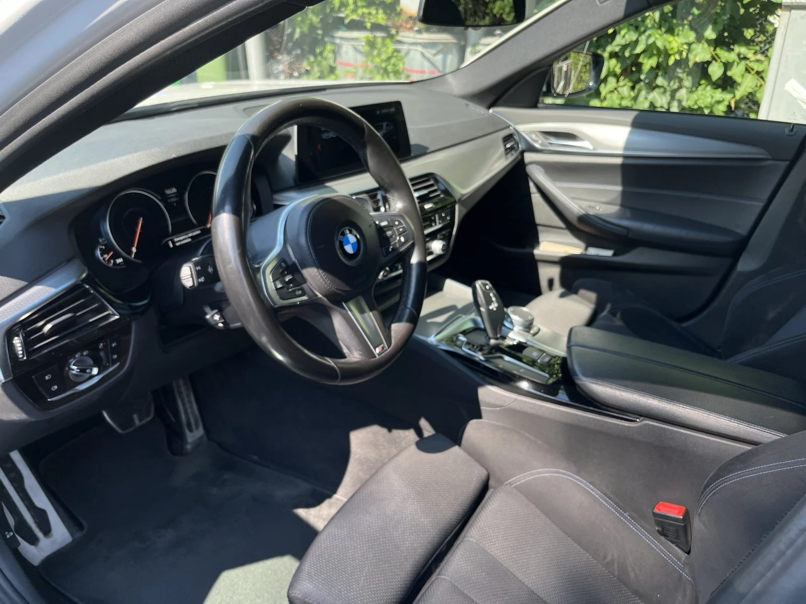 BMW 520 Xdrive, снимка 6 - Автомобили и джипове - 54973205