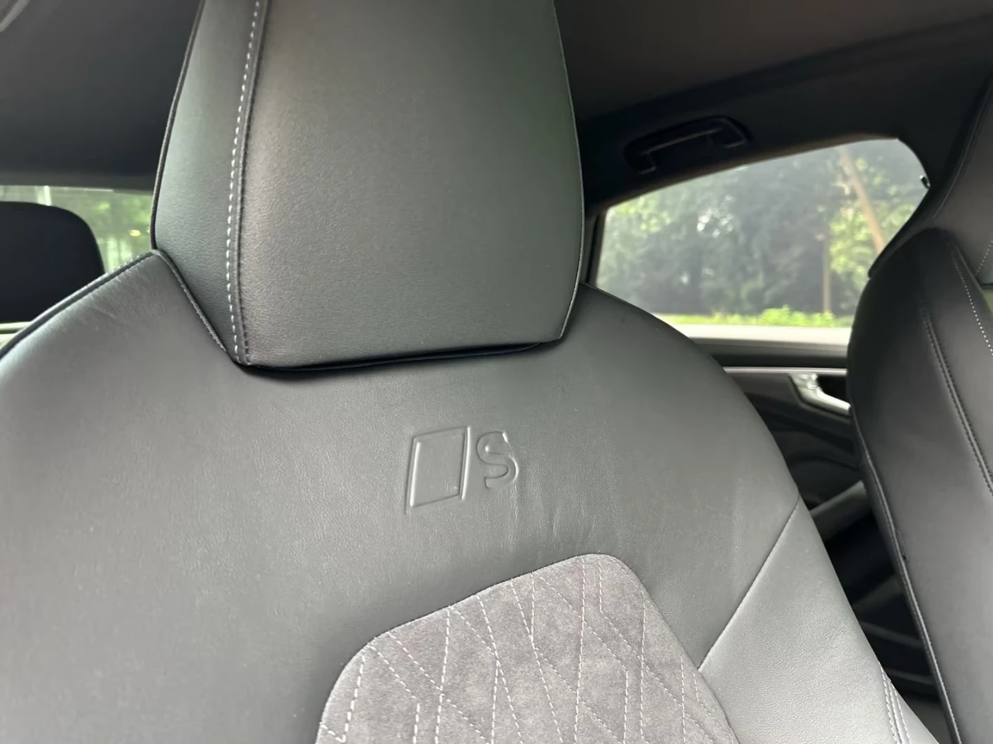 Audi A6 E-HYBRID/ S-LINE/ MMI DISPLAY/ MATRIX/ 360/ TECH +, снимка 15 - Автомобили и джипове - 55275585