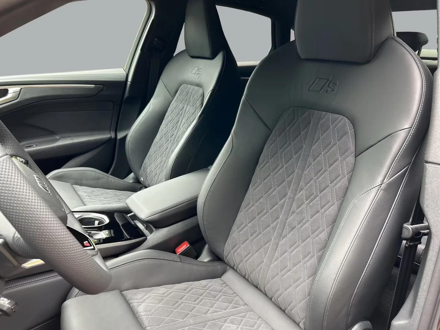 Audi A6 E-HYBRID/ S-LINE/ MMI DISPLAY/ MATRIX/ 360/ TECH +, снимка 9 - Автомобили и джипове - 55275585