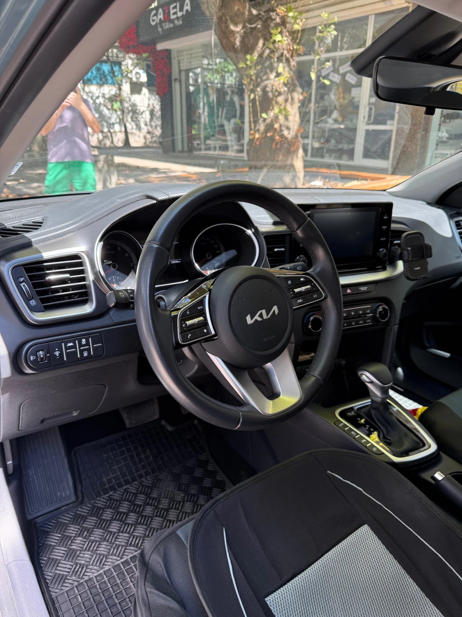 Kia XCeed, снимка 6 - Автомобили и джипове - 56051408