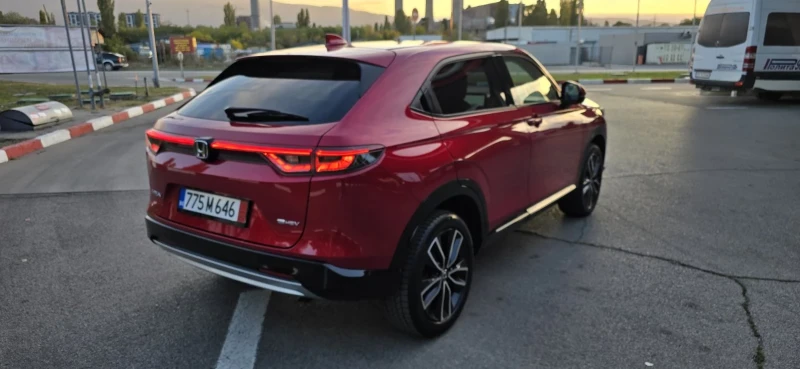 Honda Hr-v УНИКАТ-НАВИГАЦИЯ-КОЖА-АВТОМАТ, снимка 5 - Автомобили и джипове - 52064847