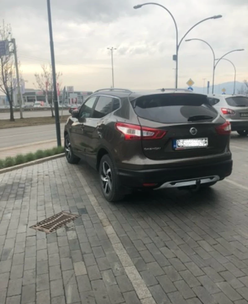 Nissan Qashqai 1.6 DCI TEKNA FULL , снимка 10 - Автомобили и джипове - 52643581