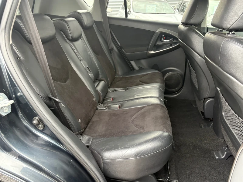 Toyota Rav4 2.2D4D-150кс.-4х4-Кожен салон, снимка 9 - Автомобили и джипове - 53456962