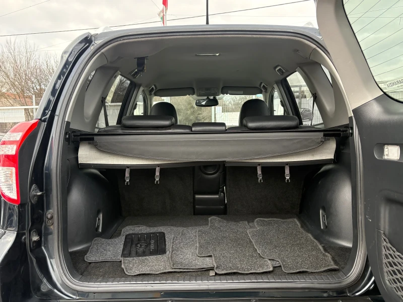 Toyota Rav4 2.2D4D-150кс.-4х4-Кожен салон, снимка 8 - Автомобили и джипове - 53456962