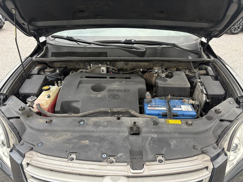 Toyota Rav4 2.2D4D-150кс.-4х4-Кожен салон, снимка 17 - Автомобили и джипове - 53456962