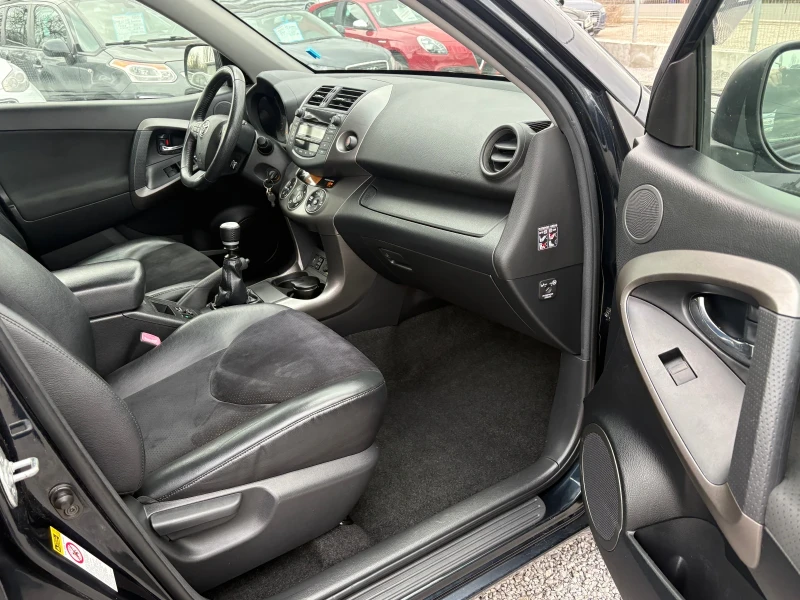 Toyota Rav4 2.2D4D-150кс.-4х4-Кожен салон, снимка 10 - Автомобили и джипове - 53456962