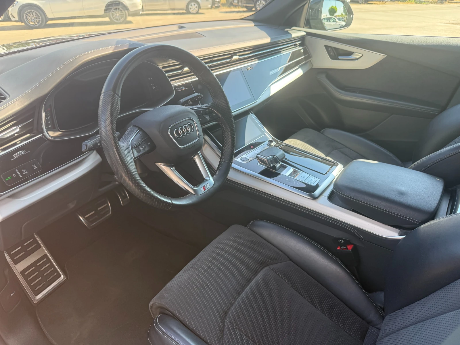 Audi Q8 / 82000КМ / S line / Acc / B&O / 360 / Pano / , снимка 9 - Автомобили и джипове - 55000546
