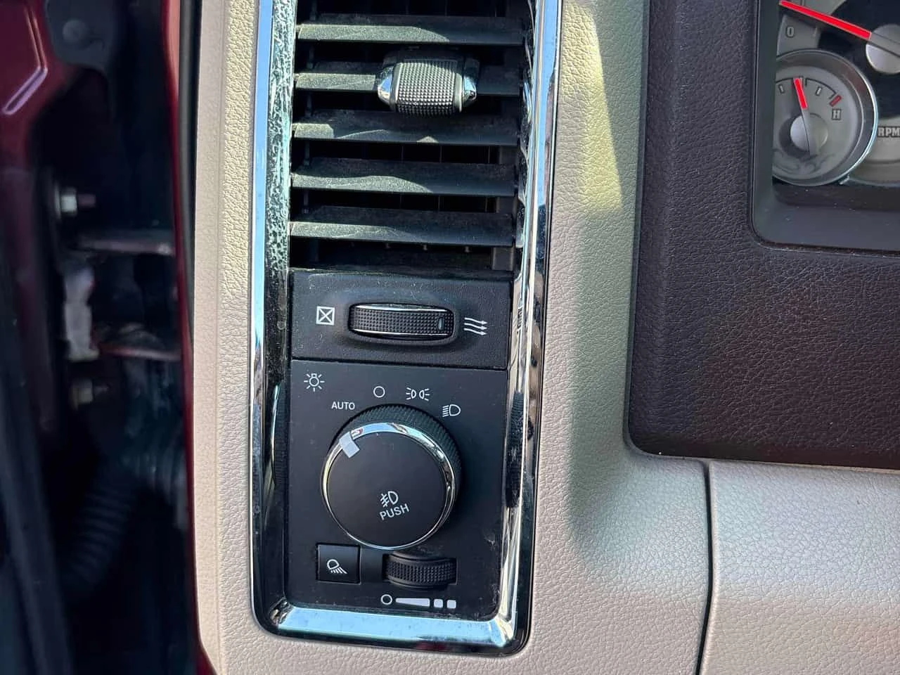 Dodge RAM 1500 * Longhorn * CARFAX * ЦЕНА ДО БГ, снимка 15 - Автомобили и джипове - 55258978