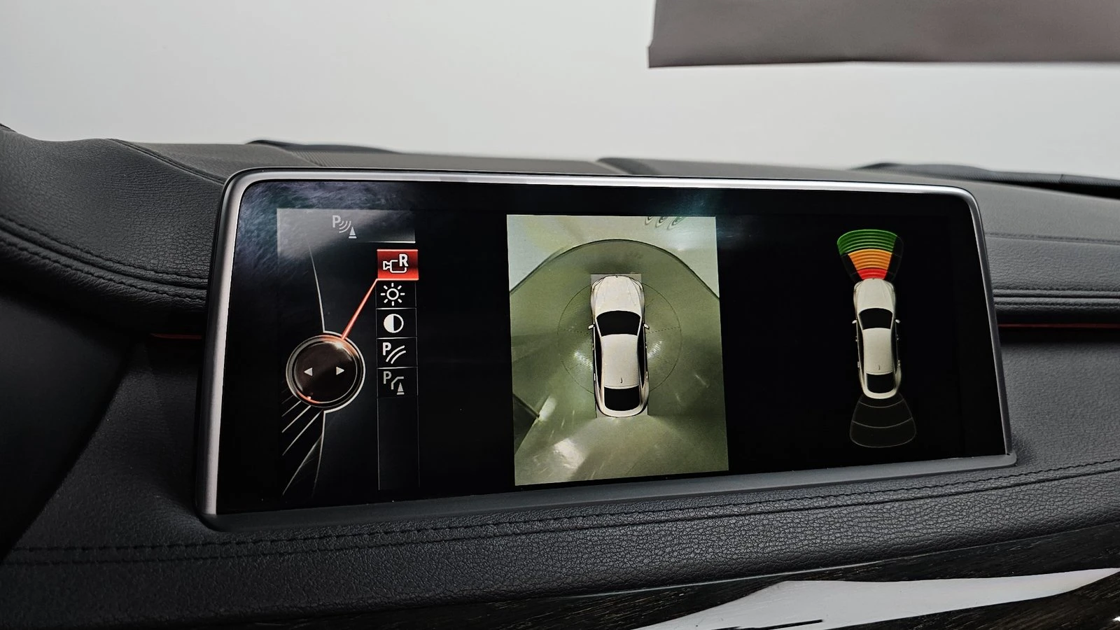 BMW X6 xDrive30d* HUD* ЕЛ. БАГАЖНИК* 360* КРАЙНА ЦЕНА, снимка 16 - Автомобили и джипове - 55348958