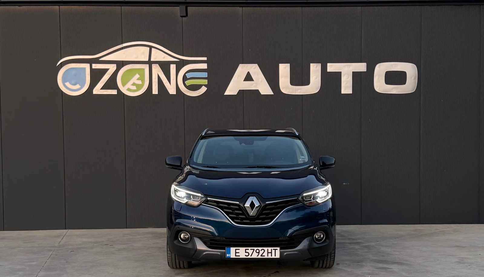 Renault Kadjar 4X4/BOSE/KEYLESS/PARKING ASSISTANCE, снимка 2 - Автомобили и джипове - 55982755