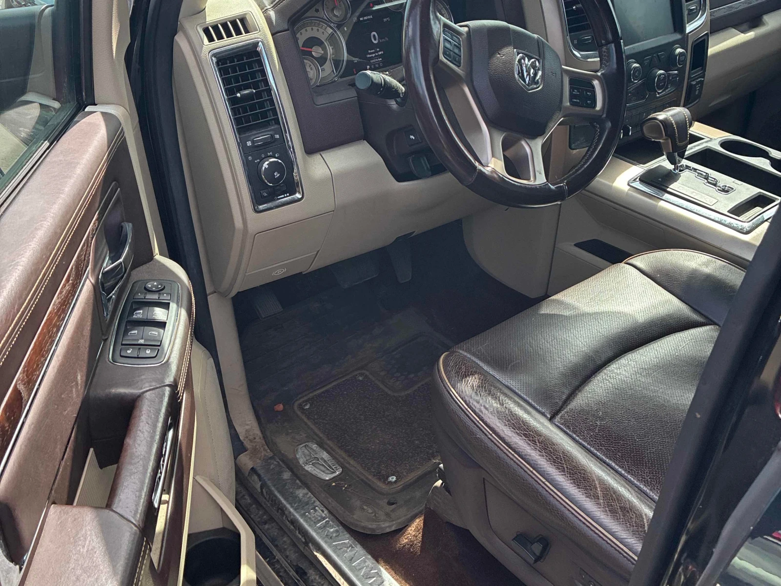 Dodge RAM 1500 * Laramie Longhorn* АВТОКРЕДИТ БЕЗ ПЪРВОНАЧАЛНА * , снимка 5 - Автомобили и джипове - 55988395
