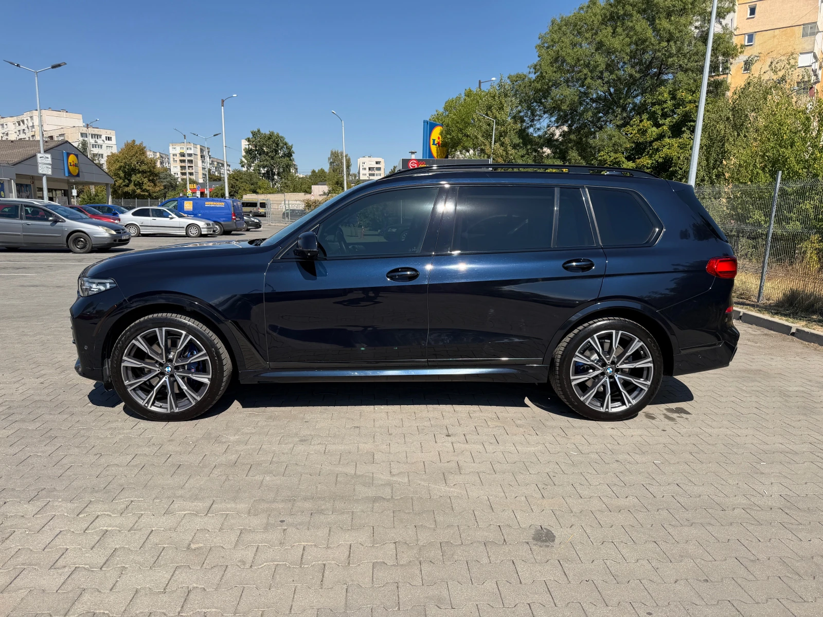 BMW X7 M50I Individual line / Кристал / Камера 360, снимка 4 - Автомобили и джипове - 56119133