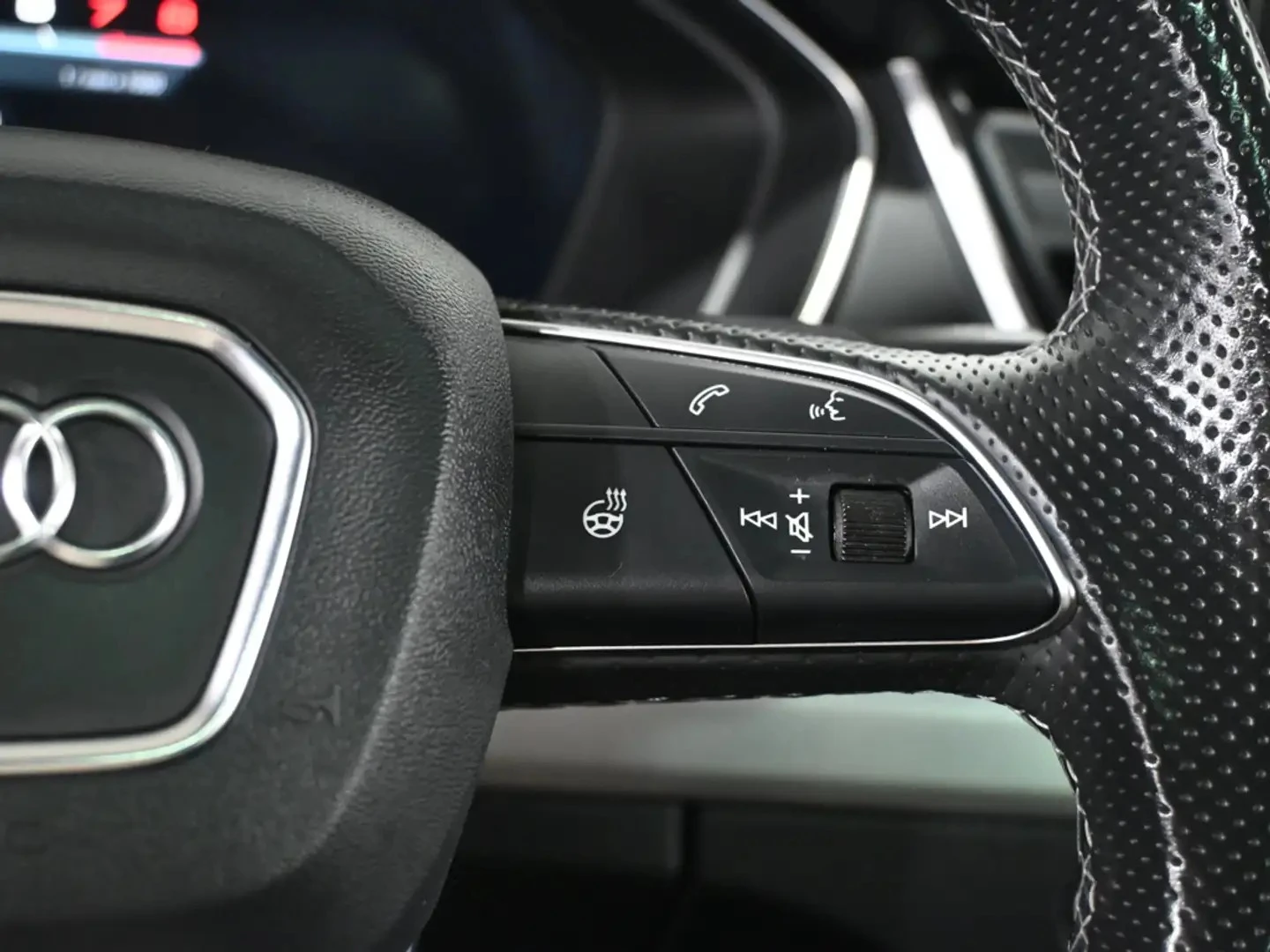 Audi Q5 S-Line Black Optic Автокредит Цена до България, снимка 13 - Автомобили и джипове - 56195504