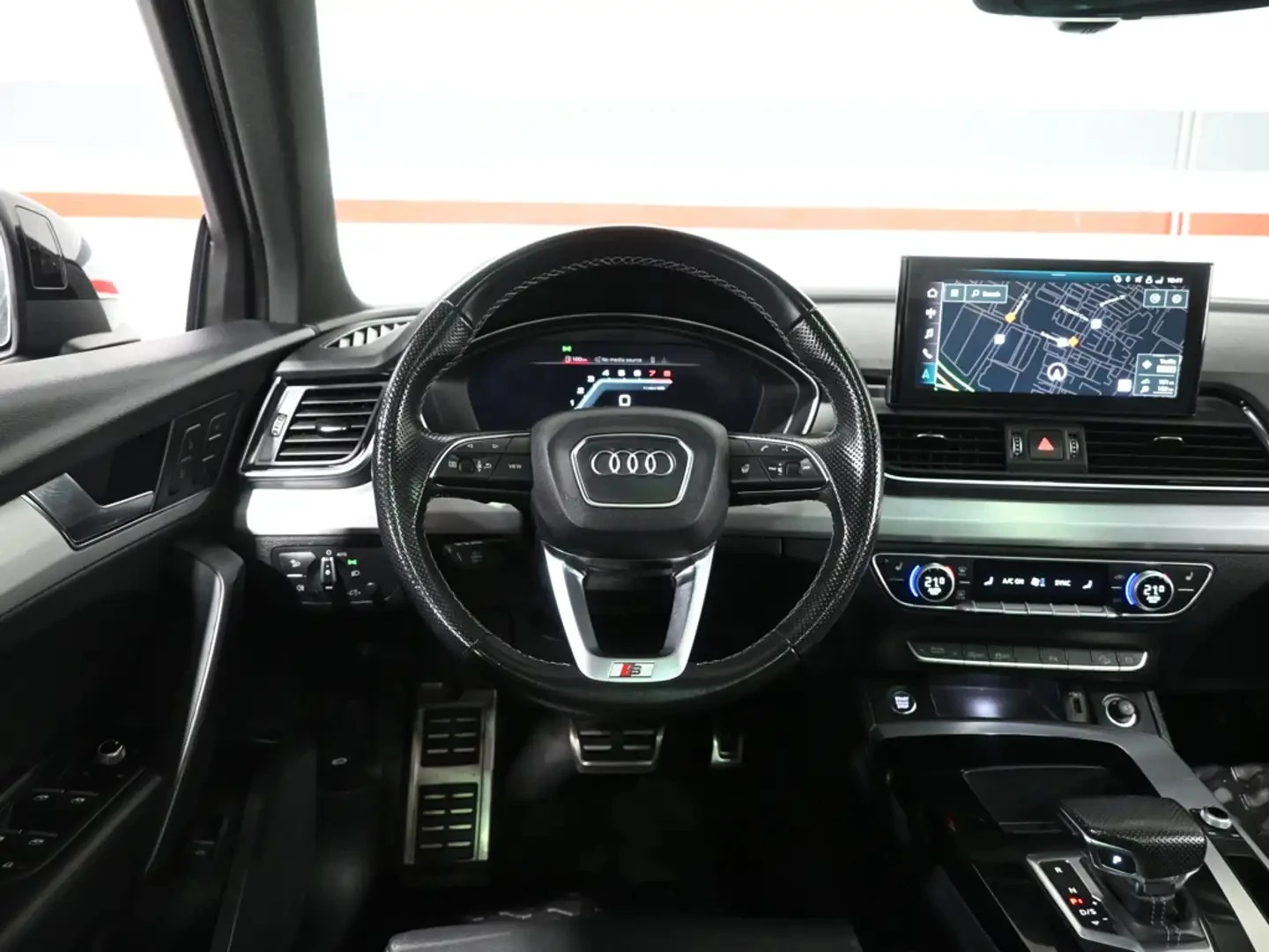 Audi Q5 S-Line Black Optic Автокредит Цена до България, снимка 11 - Автомобили и джипове - 56195504