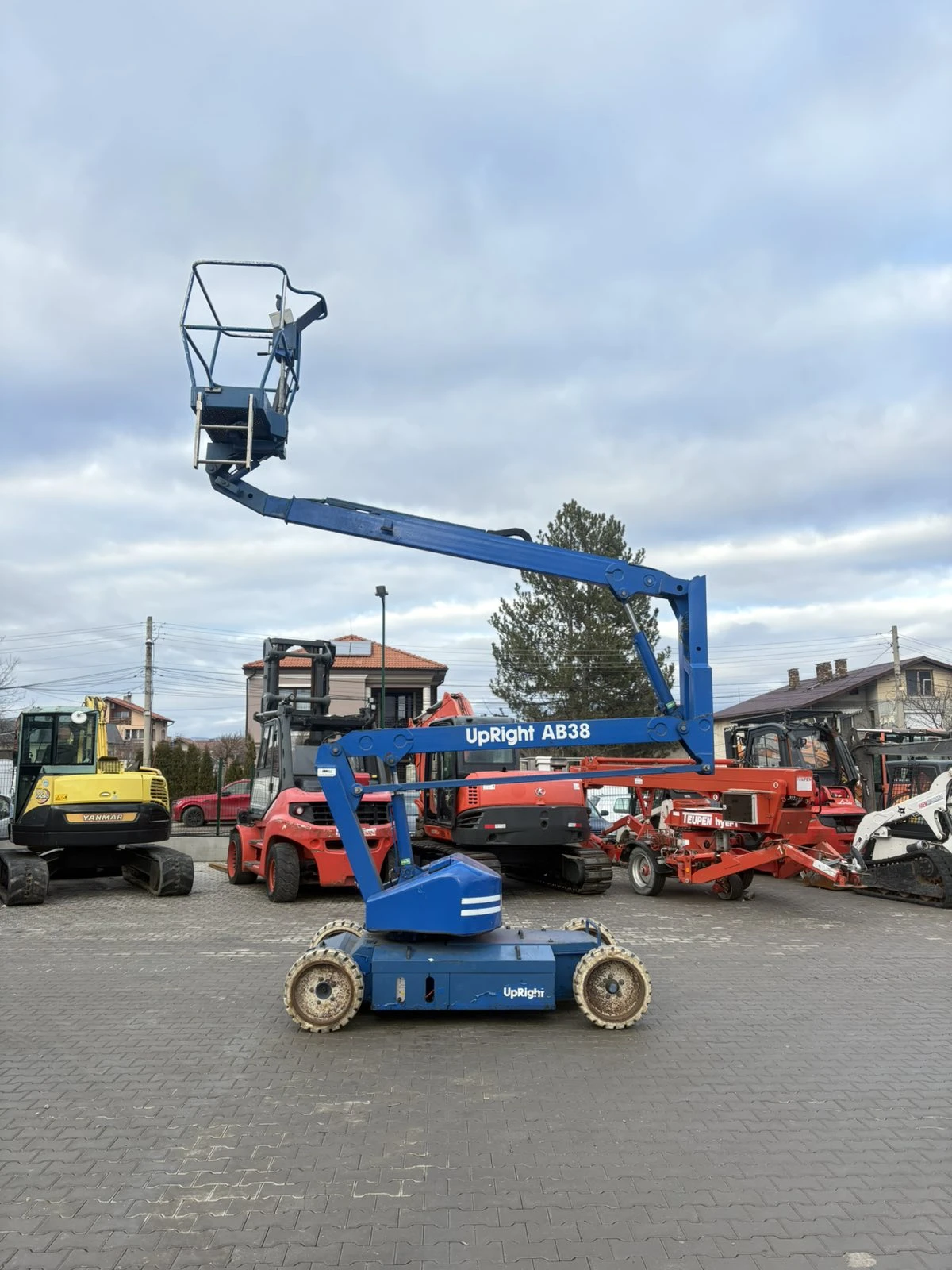 Автовишка Друга марка Upright AB38, снимка 1