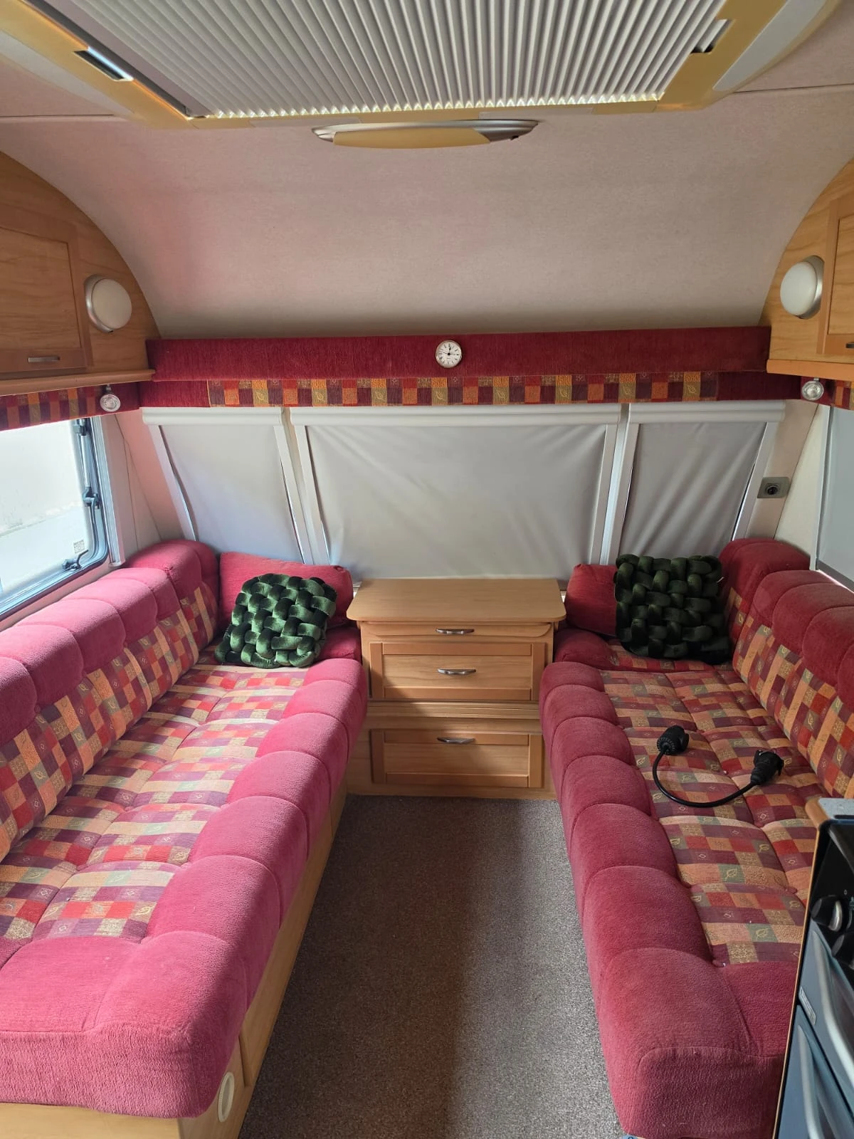 Каравана Avondale 642, снимка 10 - Каравани и кемпери - 55146678