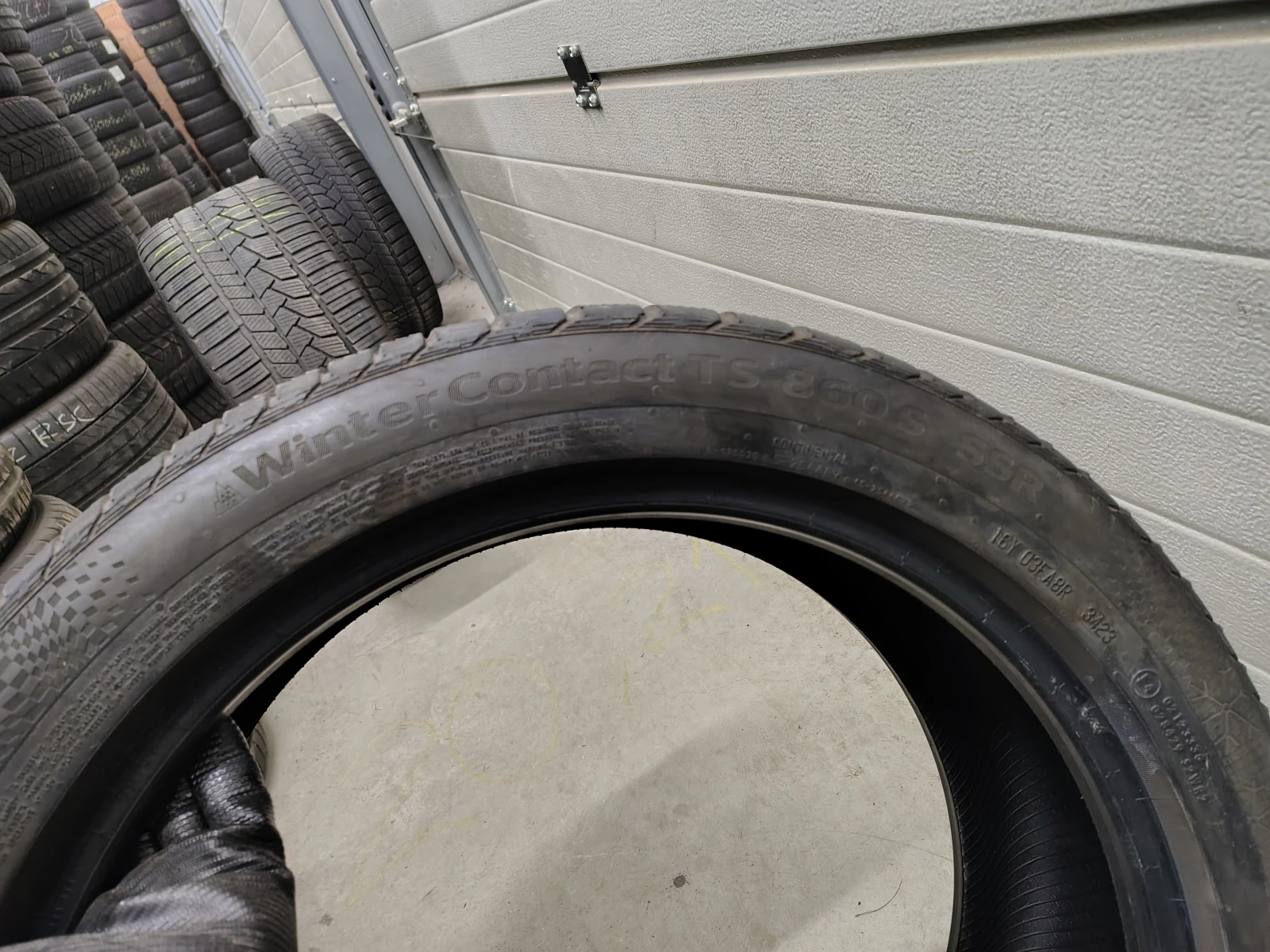 Гуми Зимни 245/45R19, снимка 5 - Гуми и джанти - 53941501