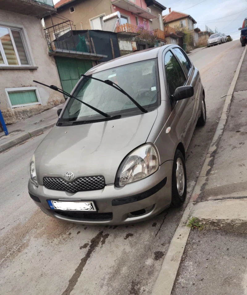 Toyota Yaris 1.0, снимка 1 - Автомобили и джипове - 47720859