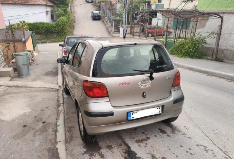 Toyota Yaris 1.0, снимка 4 - Автомобили и джипове - 47720859